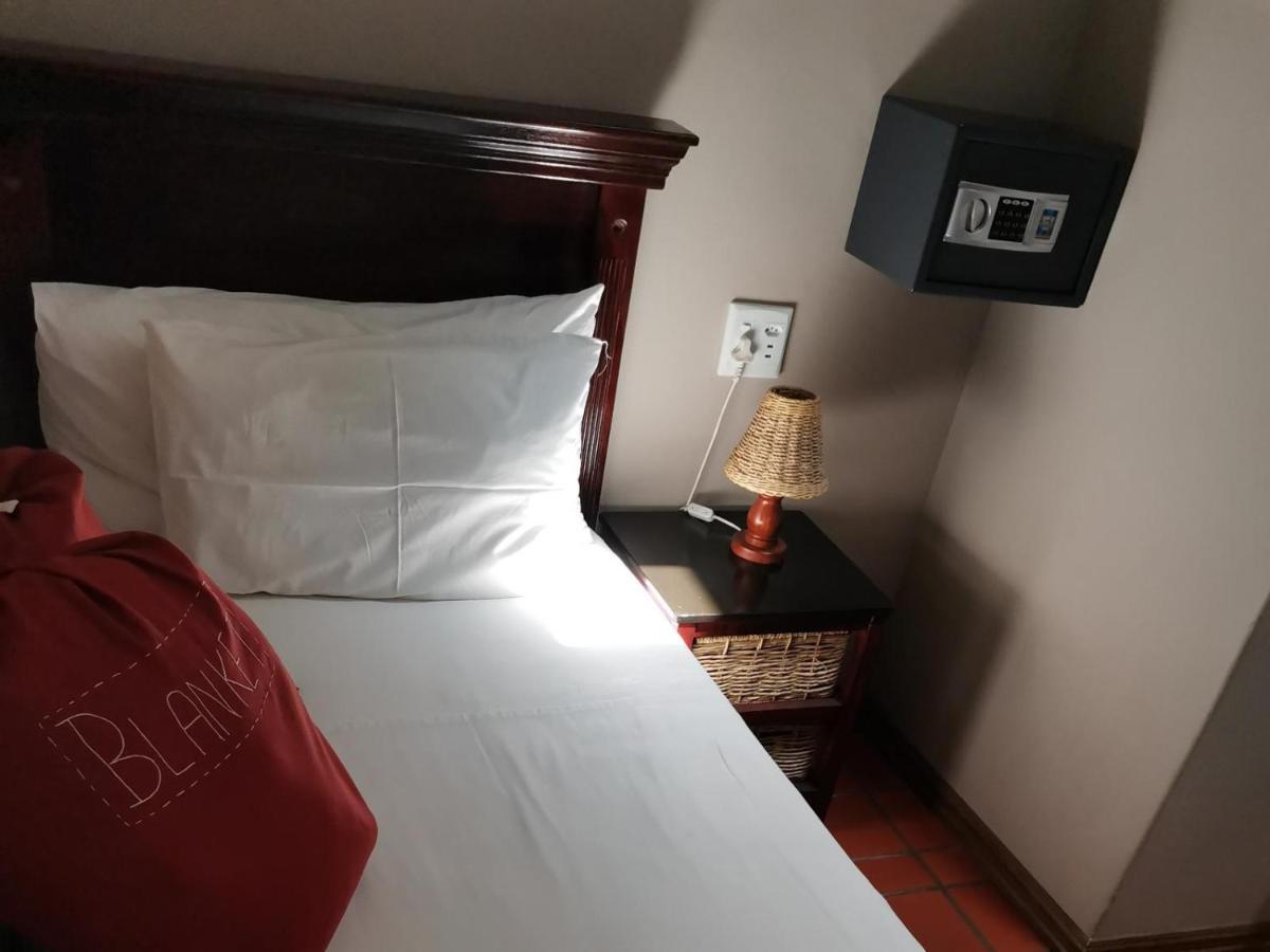 Londiningi Guesthouse Windhoek Dış mekan fotoğraf