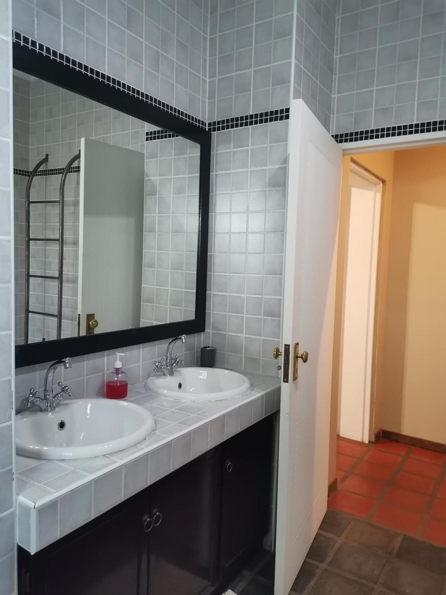 Londiningi Guesthouse Windhoek Oda fotoğraf